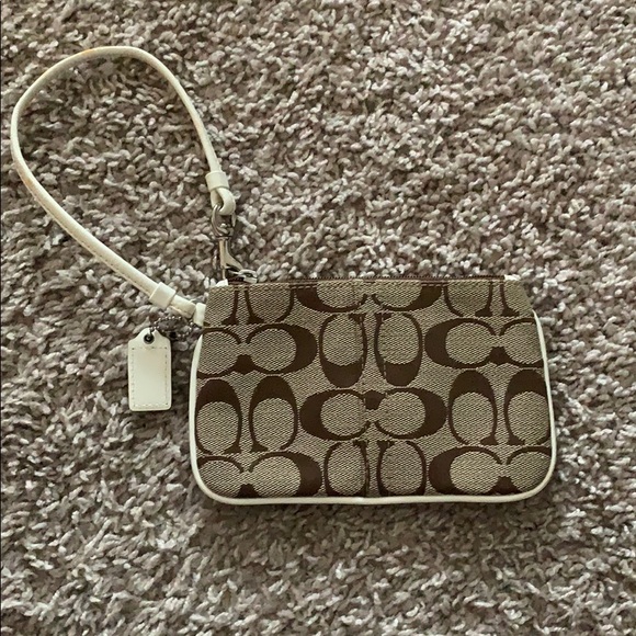 Coach wristlet - Picture 1 of 1